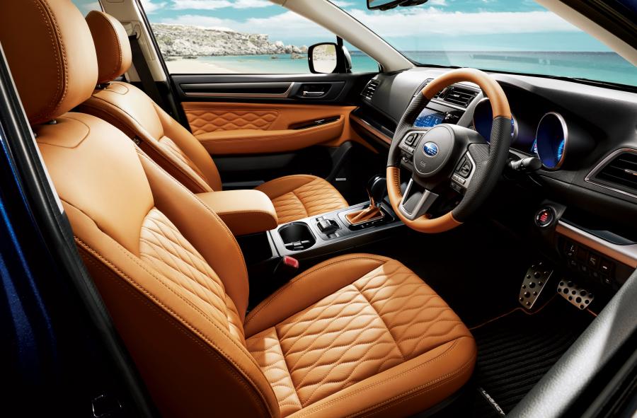Интерьер Subaru Legacy B4 SporVita 2016 года  (фото 4 из 4)